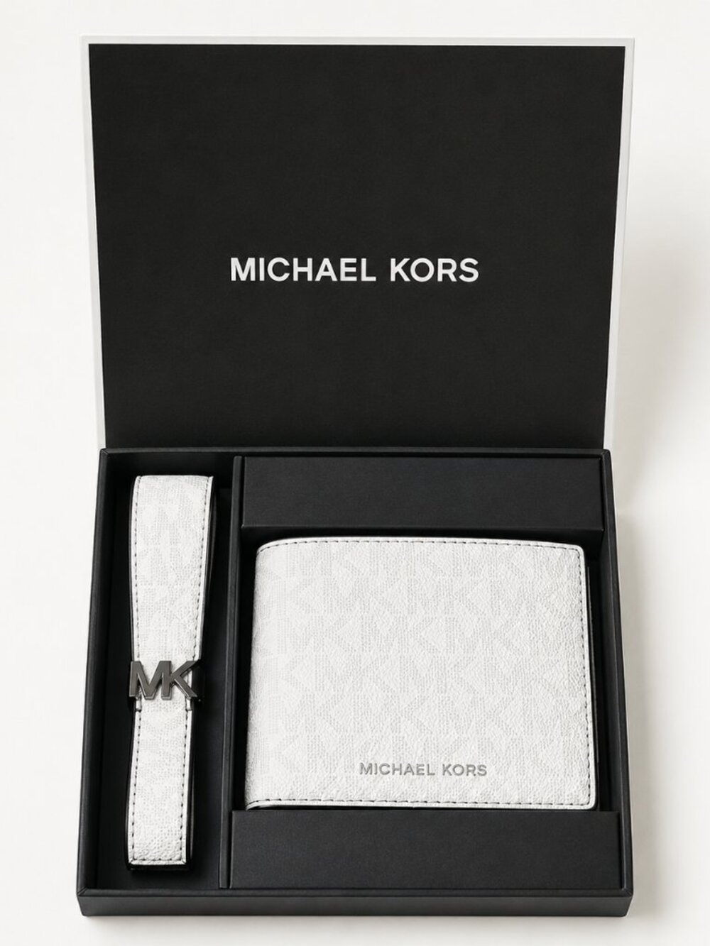 NIB Michael Kors Bright White Logo Wallet & Keychain Gift Set $168